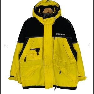 Sasquatch yellow vintage street/ski & snowboarding jacket